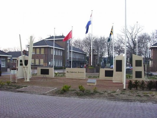 136085 weert monument van het regiment limburgse jagers  w860 h550